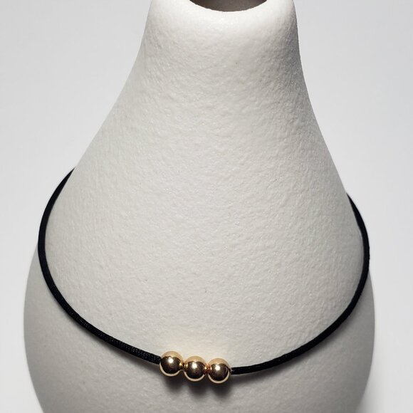 14K Solid GOLD Beads Red String Kabbalah Bracelet Protection Good Luck - Picture 3 of 4